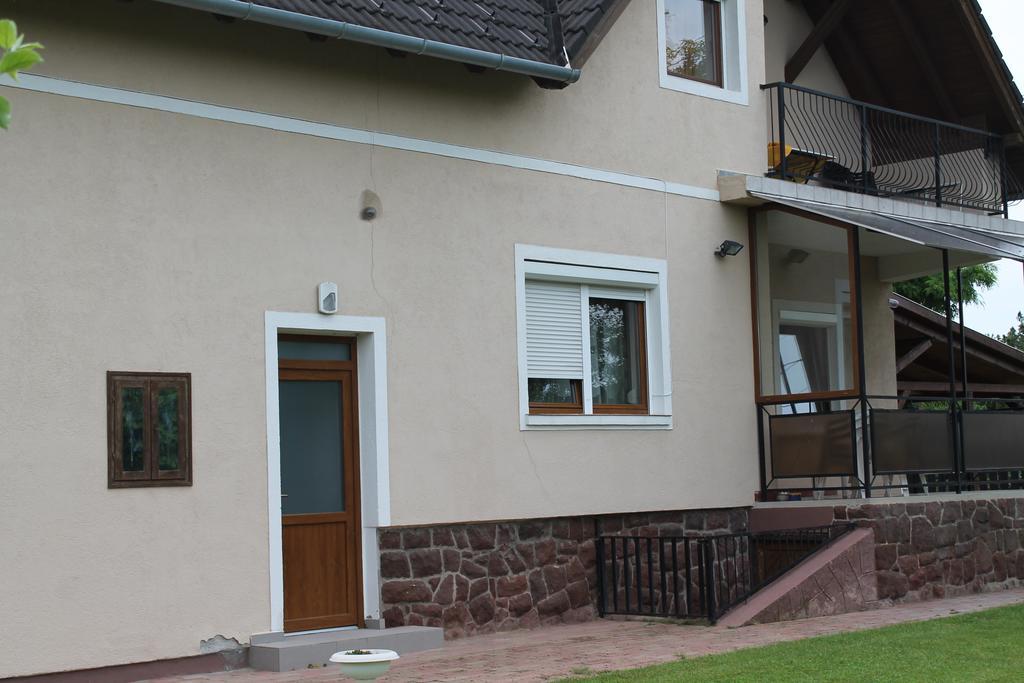 Marta Apartman Balatonalmadi Exterior photo